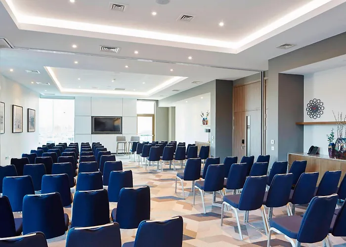 Courtyard By Marriott Oxford South