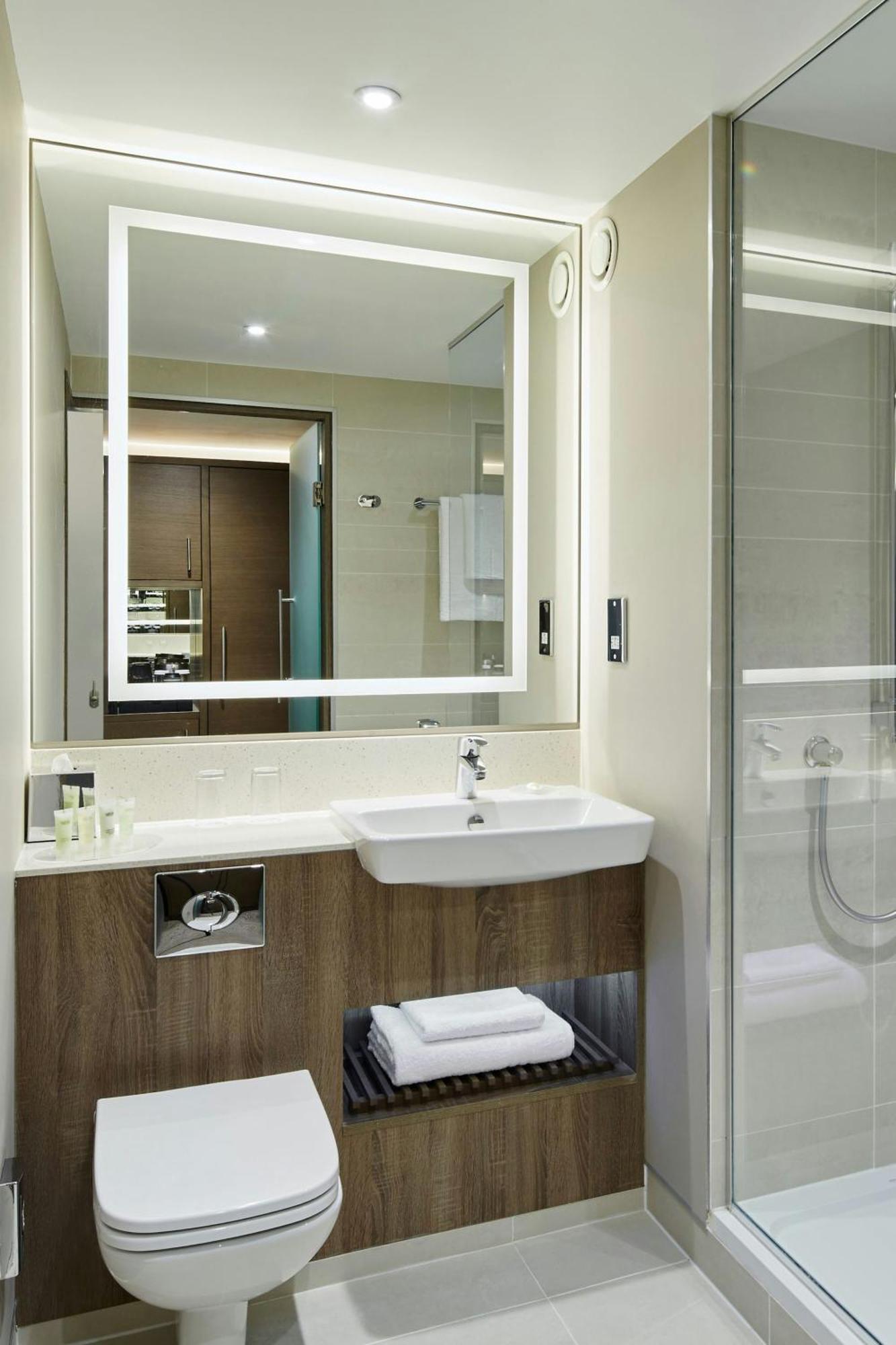 Hotel Courtyard By Marriott Oxford South 4*